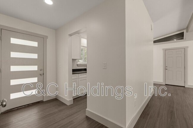 Foto del edificio - 4541 E 32nd Pl