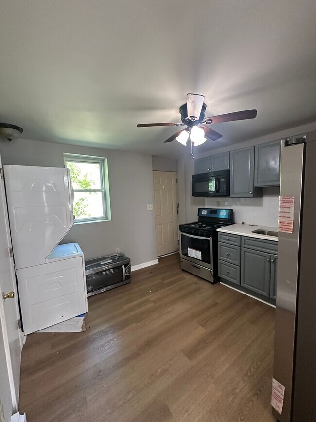 Foto del edificio - 2 Bed, 1 Bath Townhome