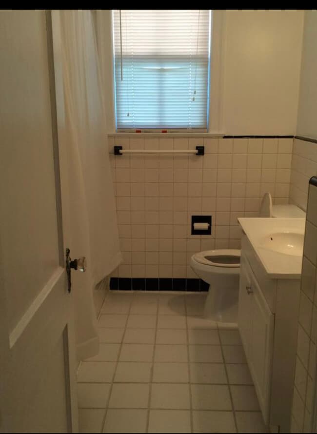 Building Photo - 942 Old Hickory Rd