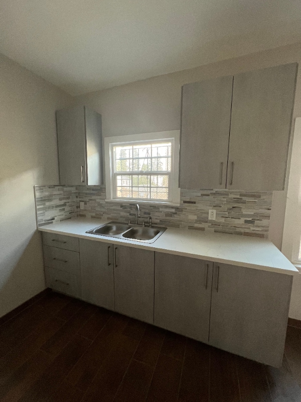 Building Photo - 4145 Garthwaite Ave