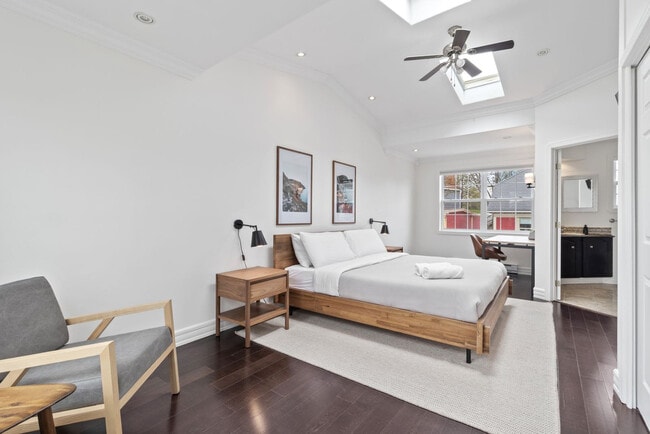 Building Photo - 5 Wood St