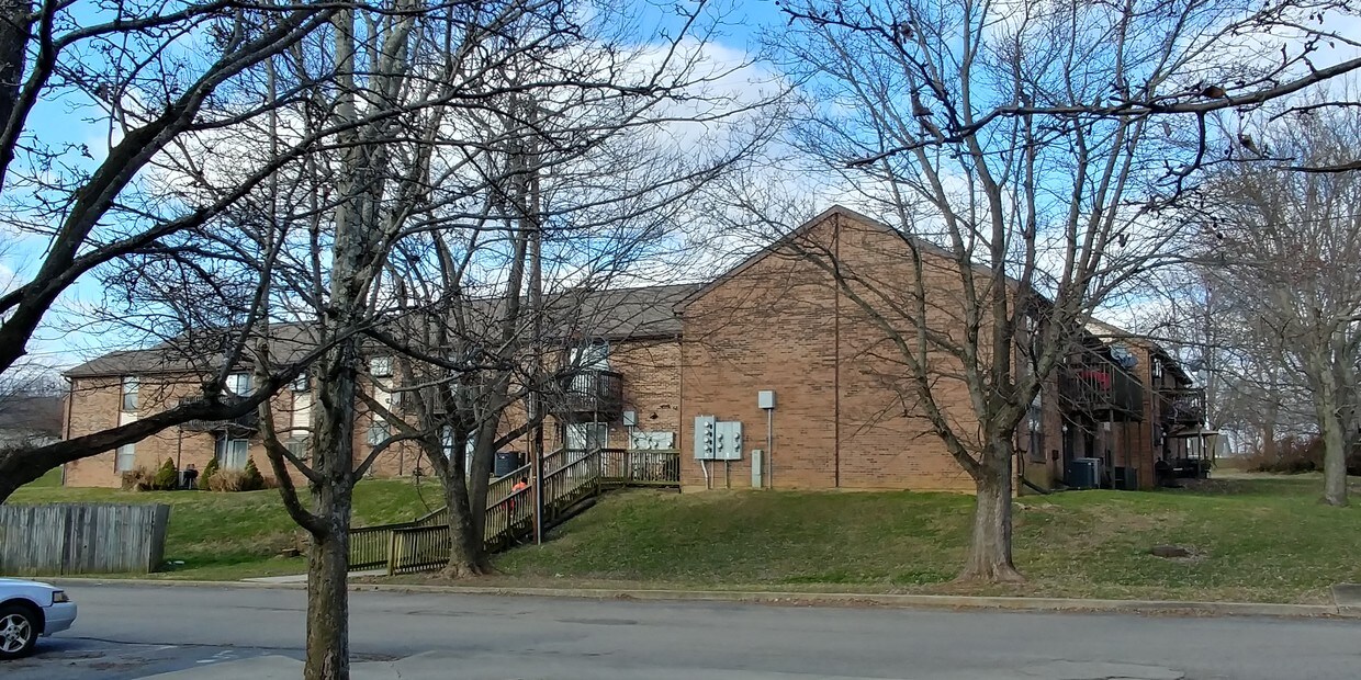 1,2 y 3 hab. - Simpsonville Ky apartamentos - 300 Meadow Ridge Dr