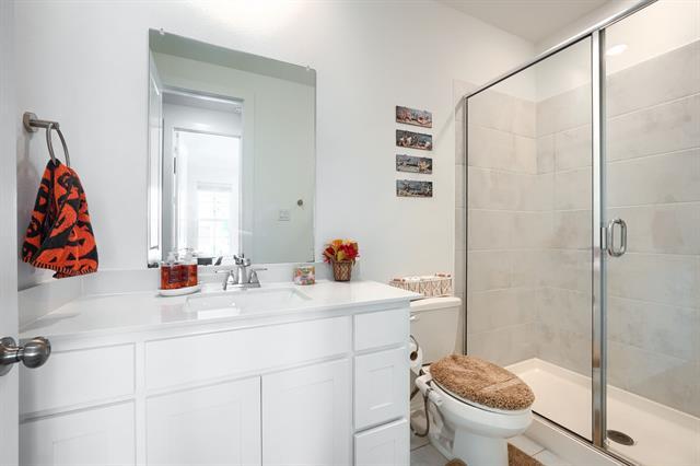 Building Photo - 1203 Grass Holw Pl