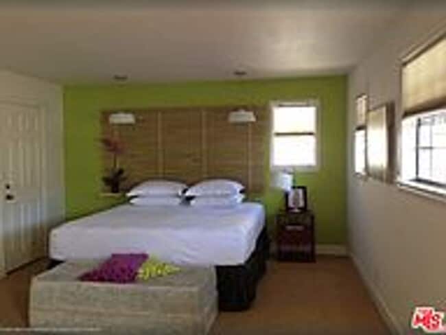 Building Photo - Galleon St