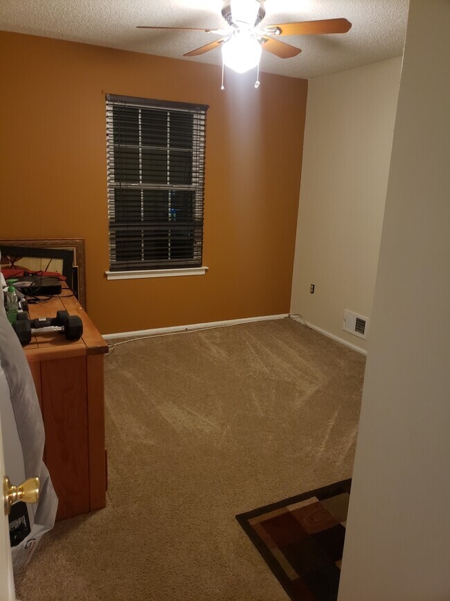 Building Photo - 47 Poillon Ct