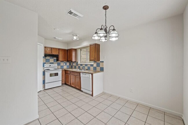 Foto del edificio - 4306 Tylergate Dr