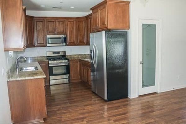 Building Photo - 1918 Kelly Ave