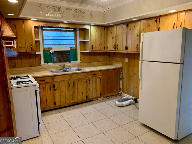 Building Photo - 1824 Sandringham Dr SW