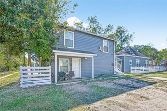 Building Photo - 2220 Avenue L