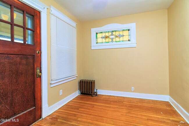 Foto del edificio - 1369 Santa Fe St