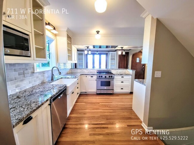 Building Photo - 711 W Florentia Pl