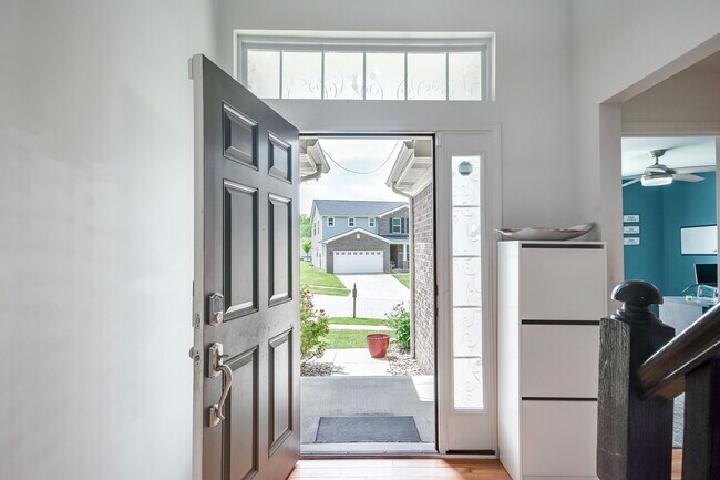 Building Photo - 1041 Autumn Crest Ln