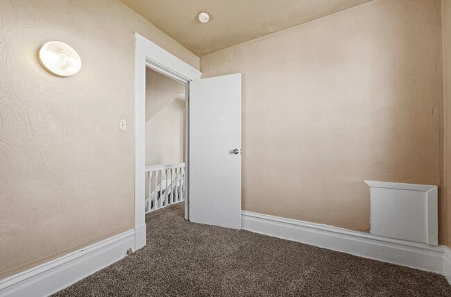 Photo - 110 S 7th St House