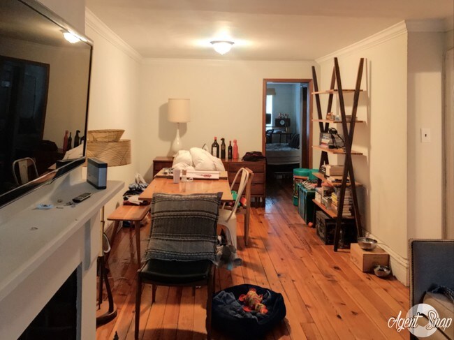 Building Photo - 558 Humboldt St