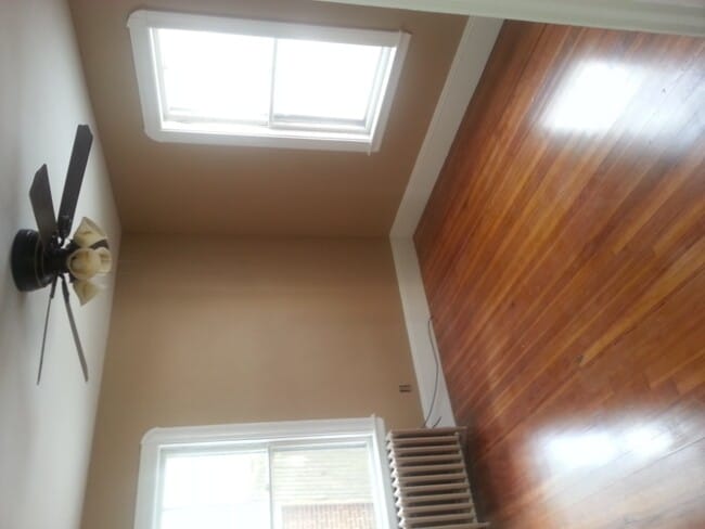 Building Photo - 5-7 Abbott St