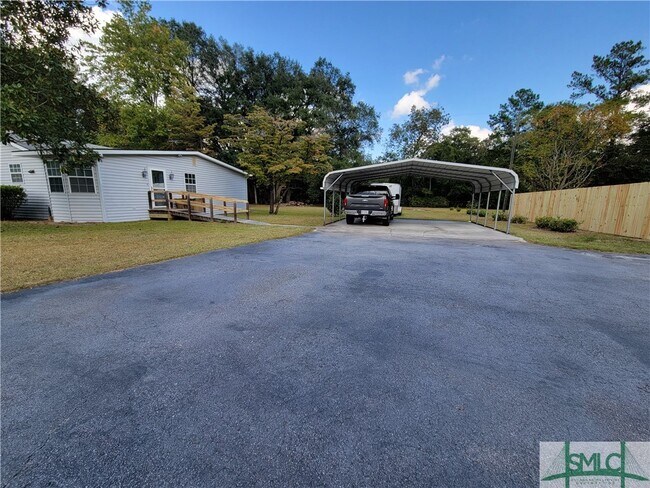 Building Photo - 156 Tish Way