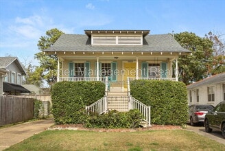 Building Photo - 5829 Clara St
