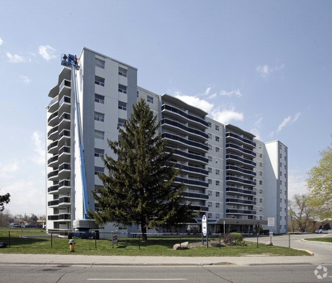 Photo principale - 2570 Kingston Road