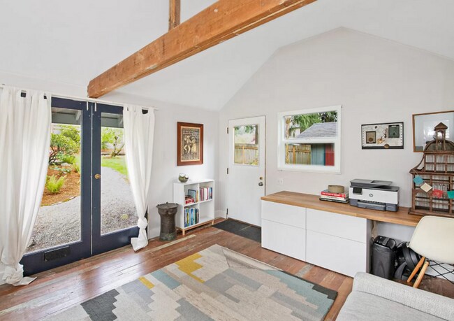 Foto del edificio - |NEW| ~ Charming 3-Bedroom Home in Portlan...