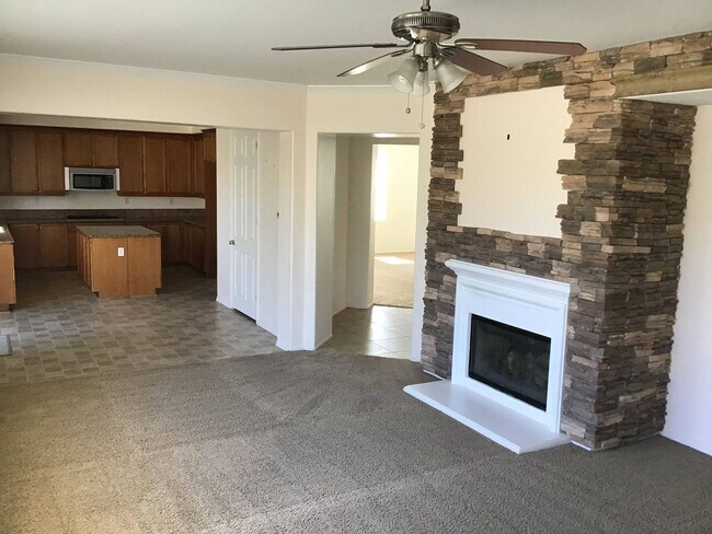 Foto del edificio - 6027 Oak Fence Ln