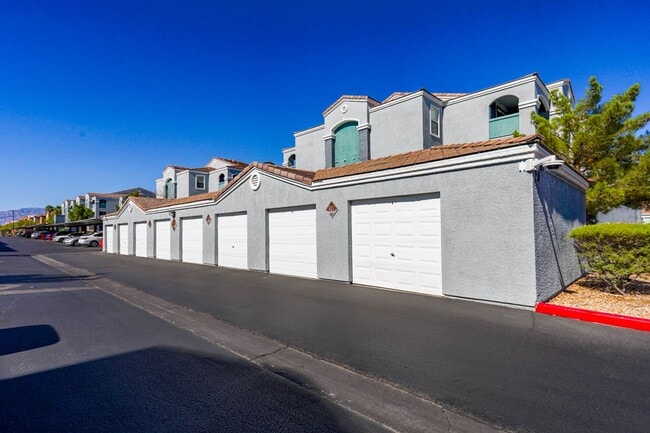 Building Photo - 2 Suite 1st Floor Condo In Gated Northwest...