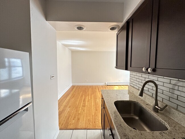 Foto del edificio - 6830 N Sheridan Rd