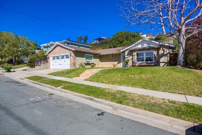 Building Photo - 2295 Bahia Dr