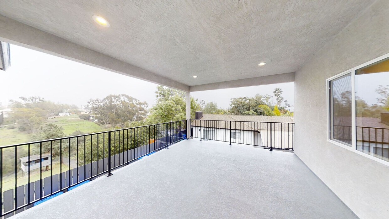 Foto principal - Remodeled 3BD/1BA!! Private Deck