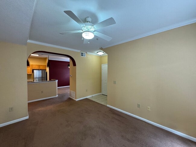 Building Photo - Beautiful 1 Bedroom, 1 Bath Unit in Herita...