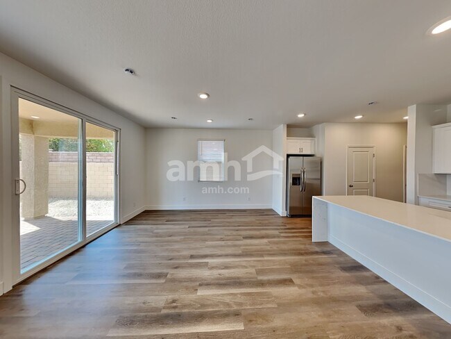 Building Photo - 11194 Magallanes St