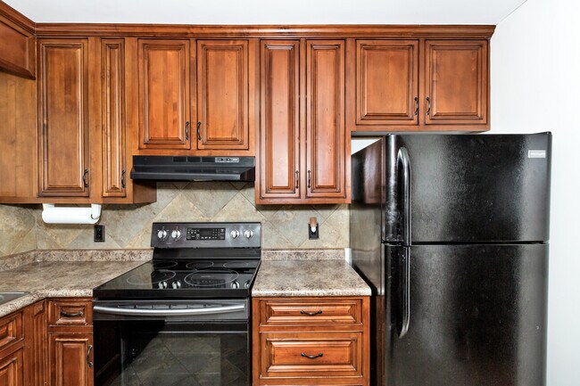 Building Photo - 2303 Colony Dr