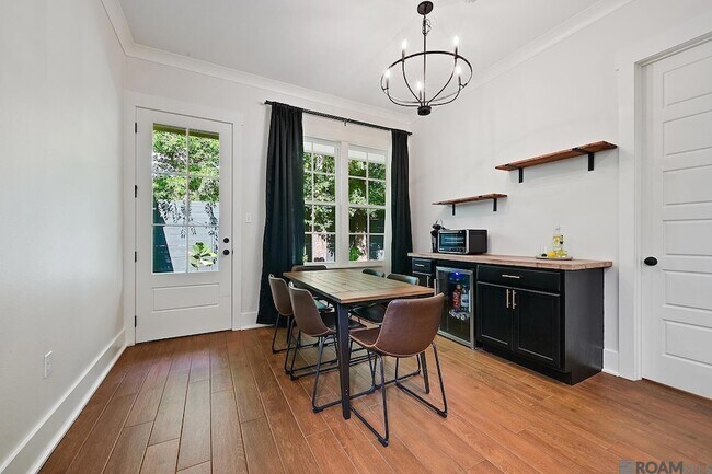 Foto del edificio - 422 St Thomas Ln