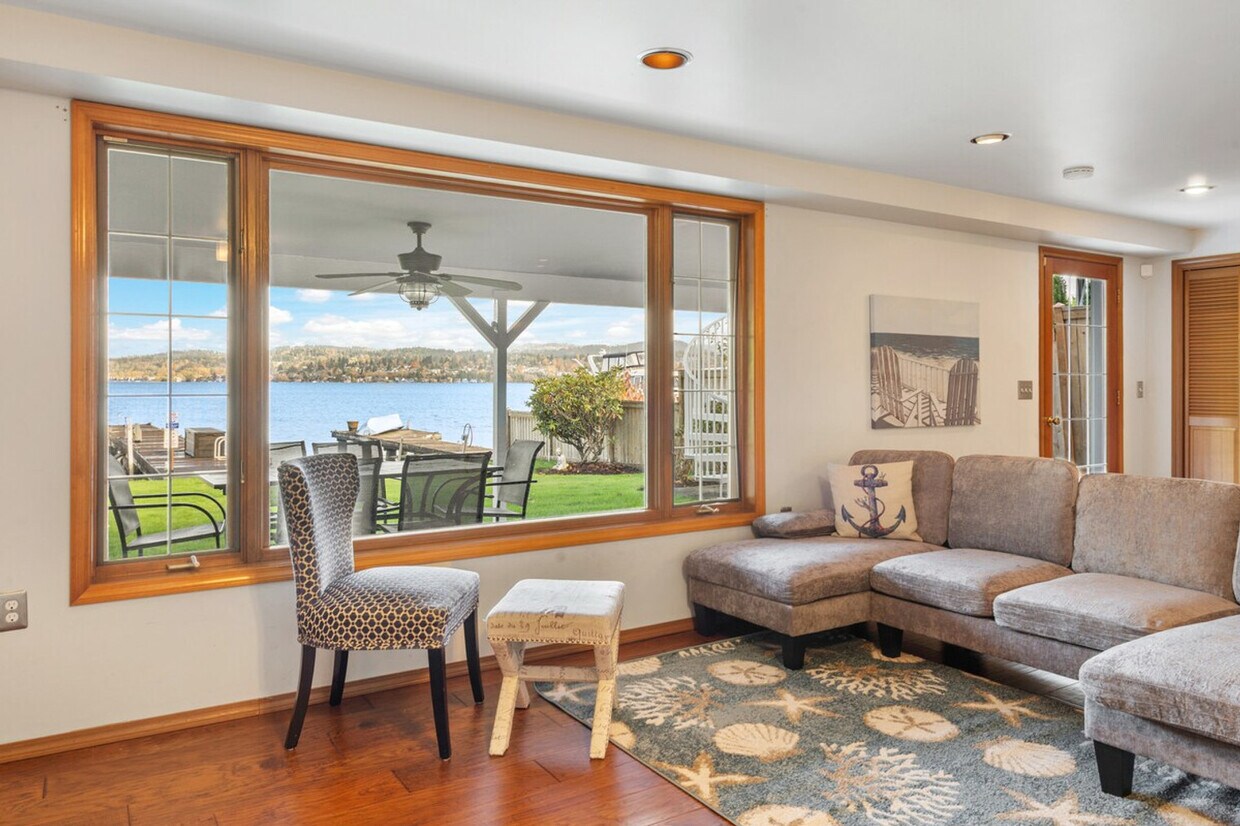 Foto principal - 10507 Rainier Ave S