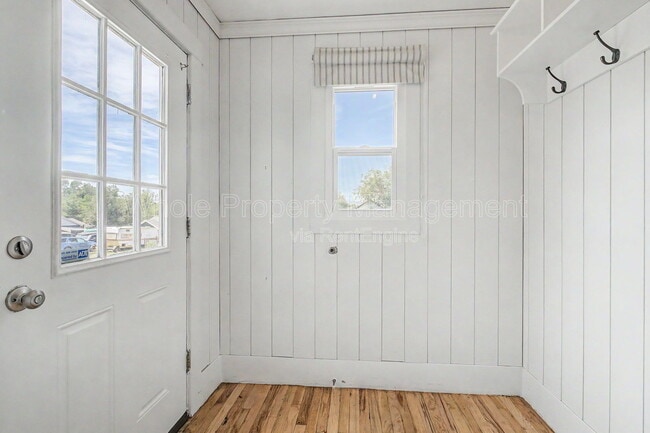 Building Photo - 110 S Quitman St