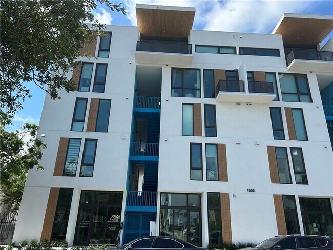 Building Photo - 1558 4th St
