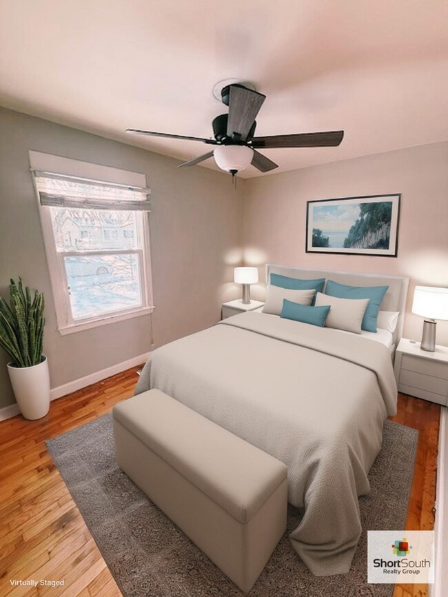 Foto del edificio - Lansing 4 bed 2 bath single family home with fenced in back yard.