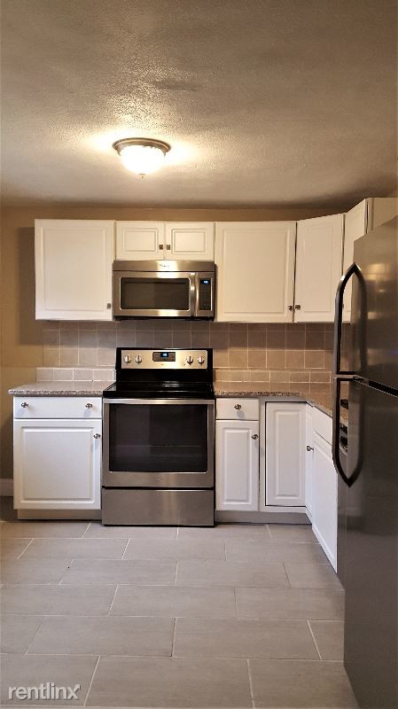 Primary Photo - 10 Mayberry Dr