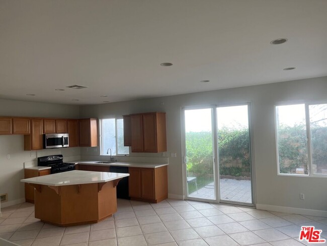 Building Photo - 12359 Sonoma Dr