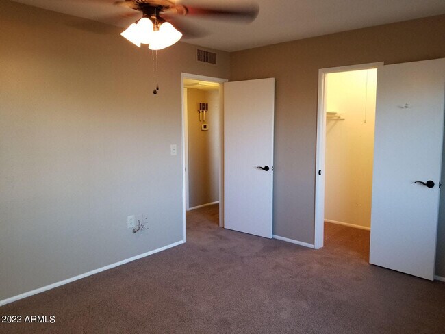 Building Photo - 13674 N Garden Ct Dr