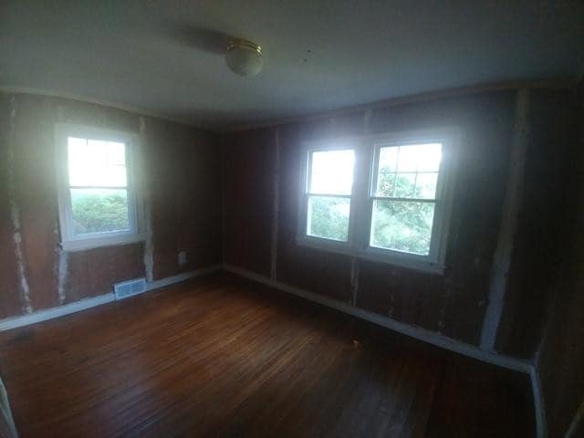 Building Photo - 3 bedroom in Torrington CT 06790