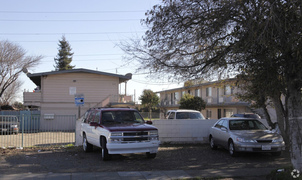 Foto del edificio - 331-341 Berry Ave