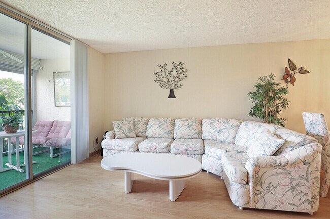 Foto del edificio - 6795 Huntington Ln