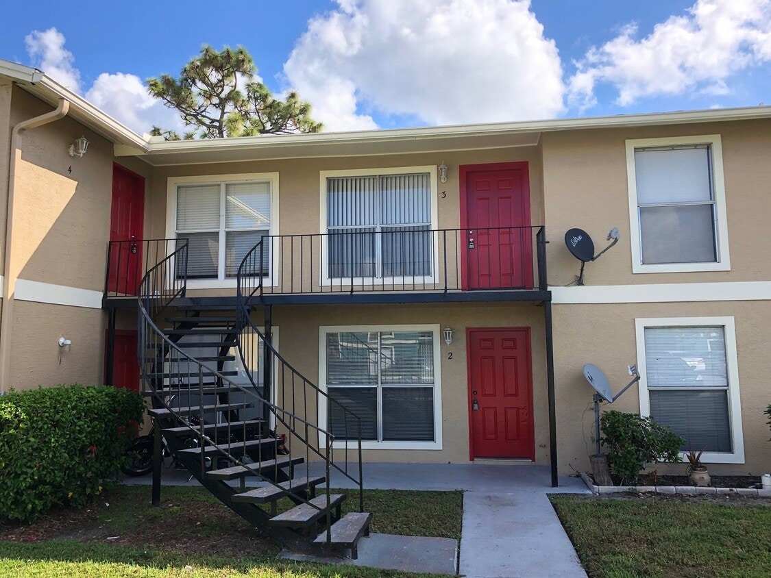 Primary Photo - Spacious 2 Bedroom, 1 Bathroom Condo