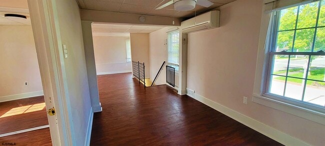 Building Photo - 239 Roosevelt Ave