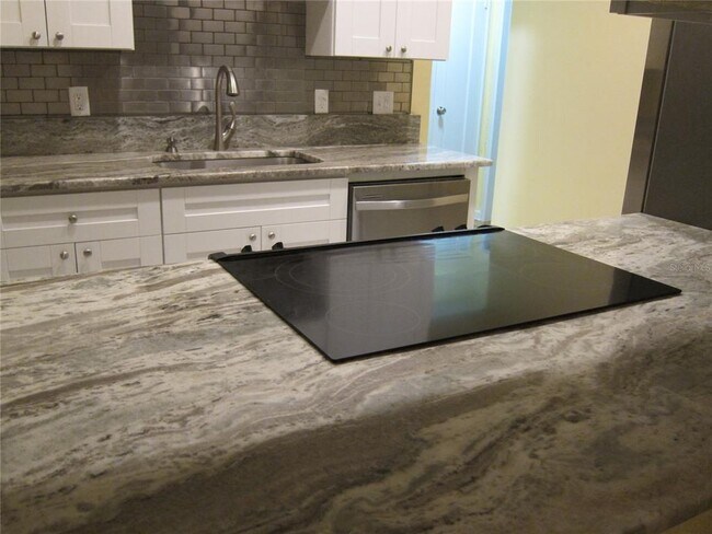 Foto del edificio - 3925 W Bay View Ave