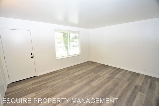 Foto del edificio - 2129-29 Raemere St