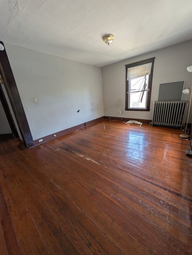Building Photo - 24 Hallock Ave