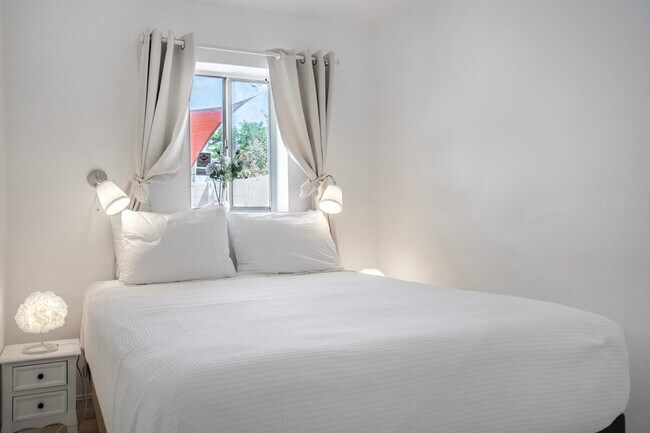 Foto del edificio - 422 NW 8th St