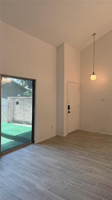 Foto del edificio - 12922 Wirevine Ln