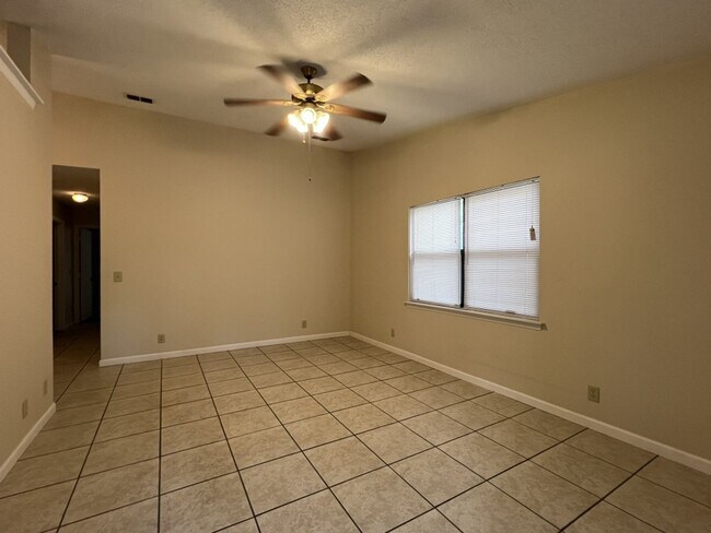 Foto del edificio - 155 E Lakemont Dr